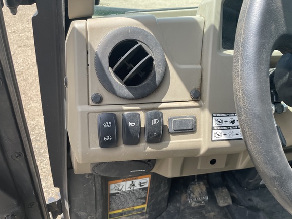 2023 John Deere XUV 835R ATV