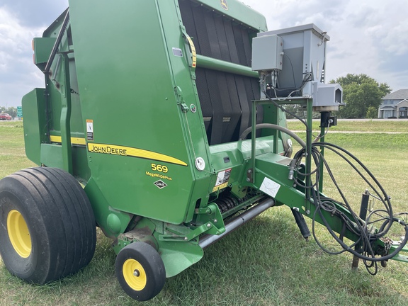 2014 John Deere 569 Baler/Round