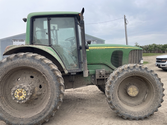 2007 John Deere 7320 Tractor