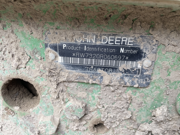 2007 John Deere 7320 Tractor