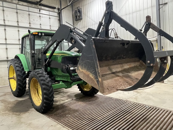 2007 John Deere 7320 Tractor