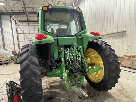 2007 John Deere 7320 Tractor