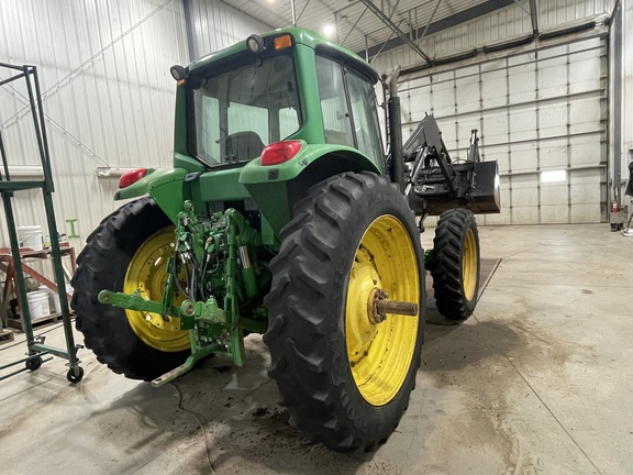 2007 John Deere 7320 Tractor