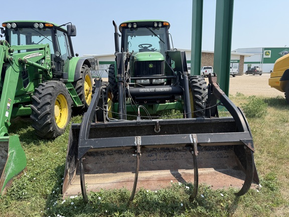 2007 John Deere 7320 Tractor