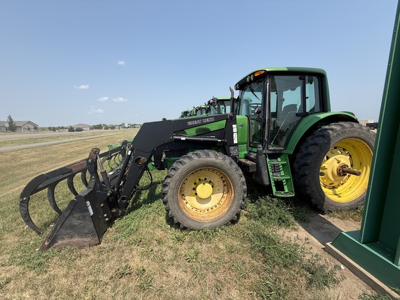 2007 John Deere 7320 Tractor