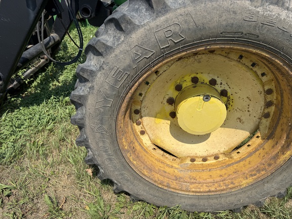 2007 John Deere 7320 Tractor