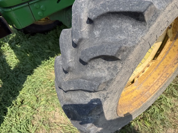 2007 John Deere 7320 Tractor