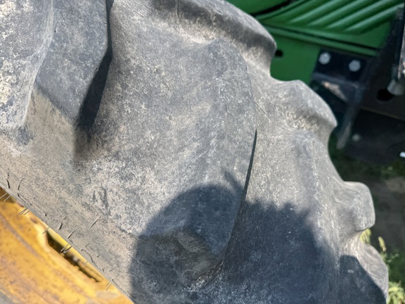 2007 John Deere 7320 Tractor