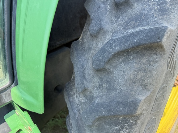 2007 John Deere 7320 Tractor