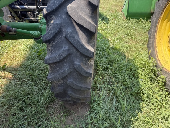 2007 John Deere 7320 Tractor