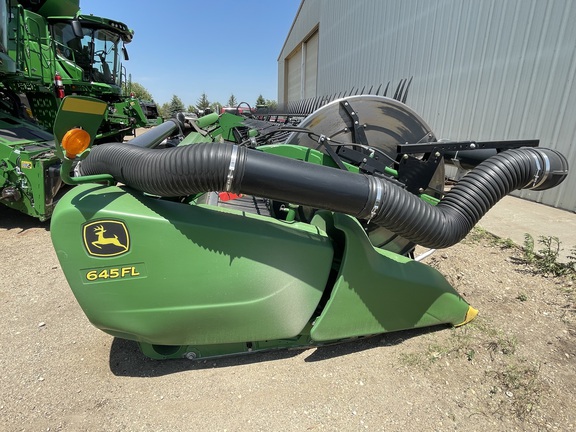 2015 John Deere 645FD Header Combine