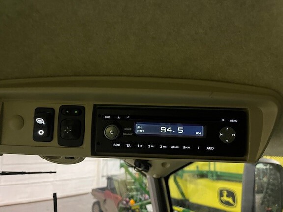 2017 John Deere S680 Combine