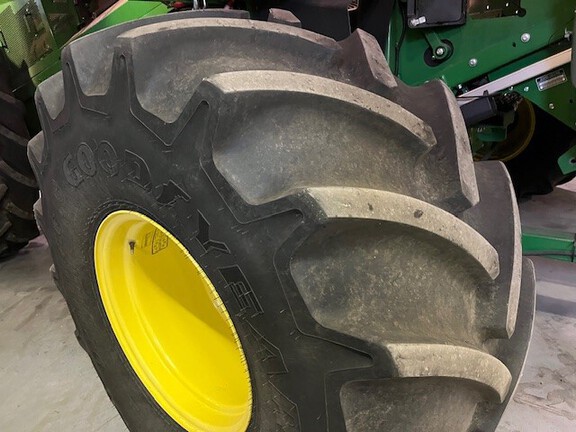 2017 John Deere S680 Combine