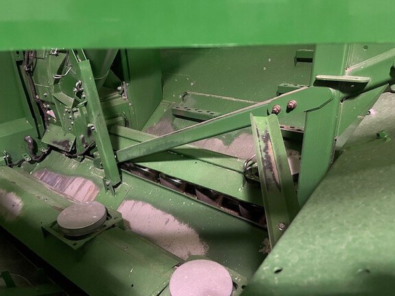 2017 John Deere S680 Combine