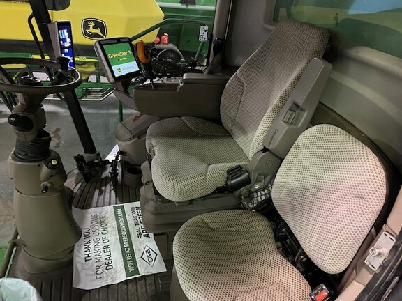 2017 John Deere S680 Combine