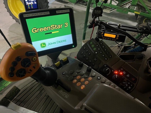 2017 John Deere S680 Combine