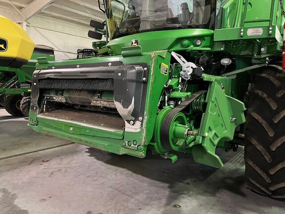 2017 John Deere S680 Combine