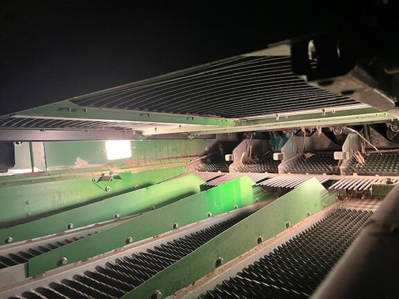 2017 John Deere S680 Combine