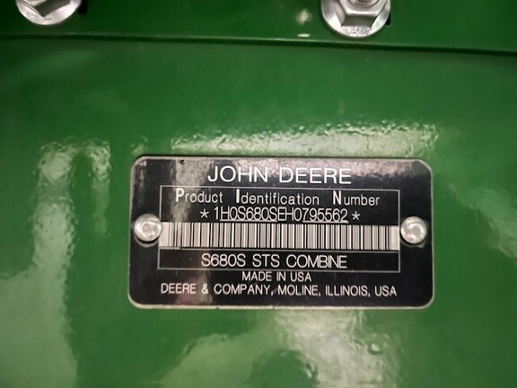 2017 John Deere S680 Combine