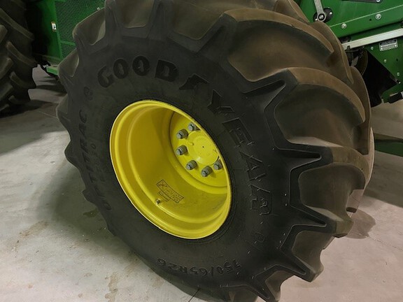 2017 John Deere S680 Combine