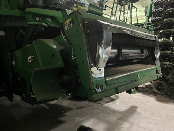 2017 John Deere S680 Combine