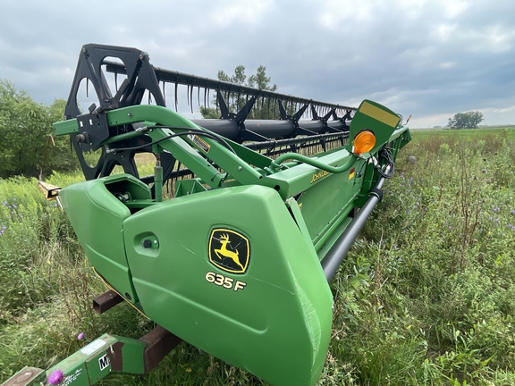 2010 John Deere 635F Header Combine