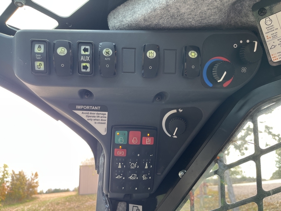 2020 John Deere 320G Skid Steer Loader