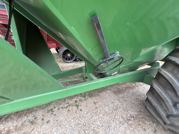 2009 J&M 1000-20 Grain Cart