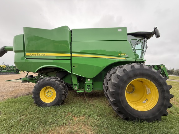 2021 John Deere S780 Combine