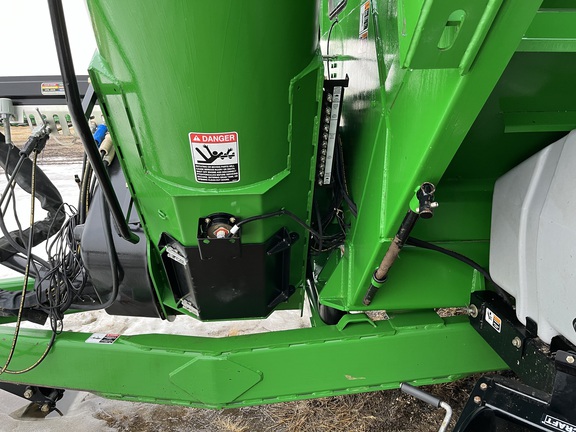 2023 Brent 2098 Grain Cart