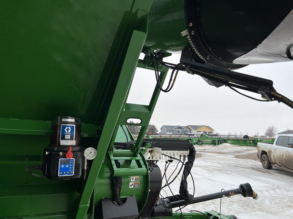 2023 Brent 2098 Grain Cart