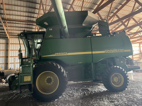 2004 John Deere 9660 STS Combine