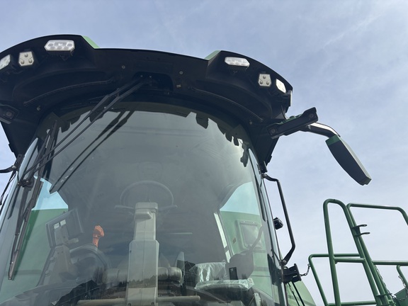 2025 John Deere S7 700 Combine