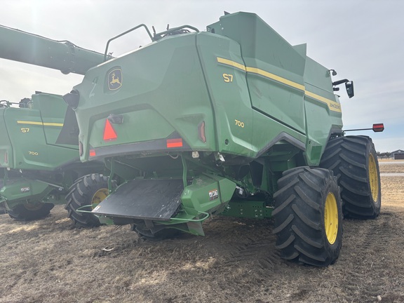 2025 John Deere S7 700 Combine