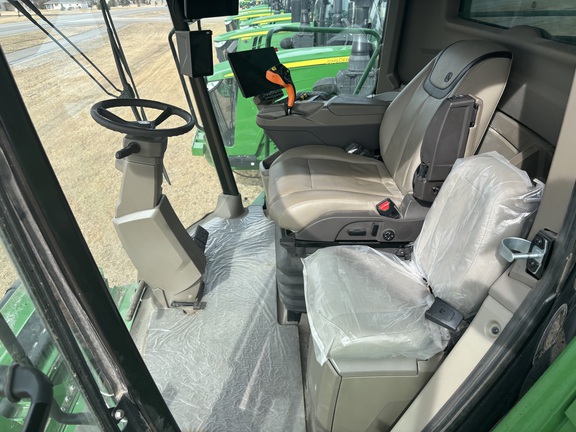 2025 John Deere S7 700 Combine