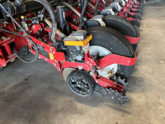 2019 AGCO White 9824 Planter