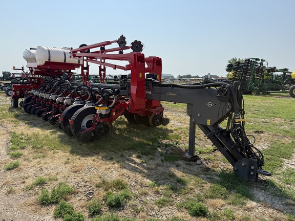 2019 AGCO White 9824 Planter