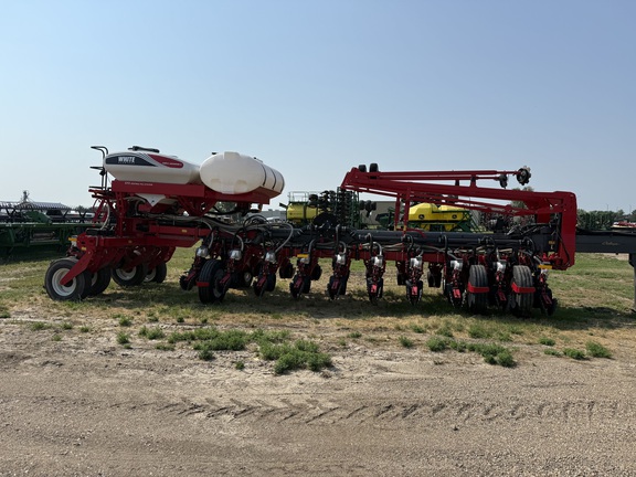2019 AGCO White 9824 Planter
