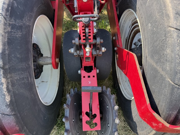 2019 AGCO White 9824 Planter