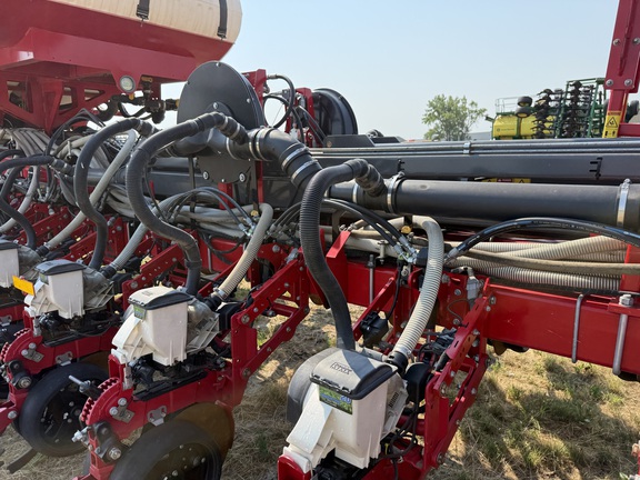 2019 AGCO White 9824 Planter