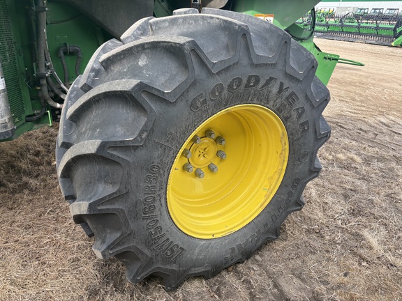 2025 John Deere S7 700 Combine