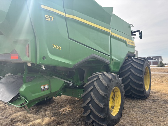 2025 John Deere S7 700 Combine
