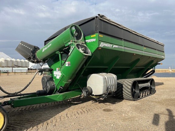2022 Brent 2096 Grain Cart