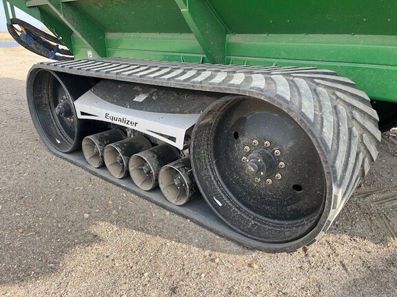 2022 Brent 2096 Grain Cart