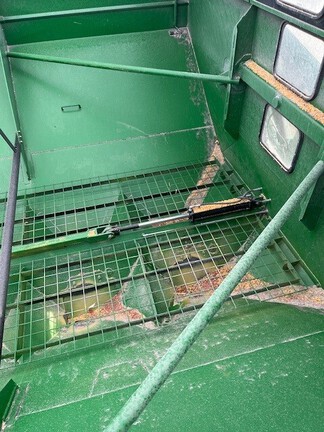 2022 Brent 2096 Grain Cart