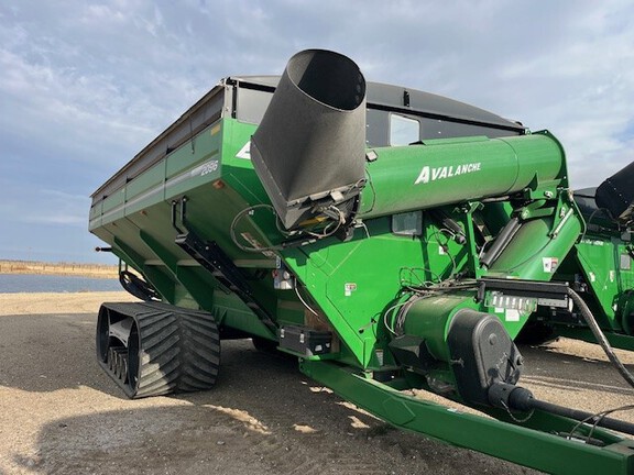 2022 Brent 2096 Grain Cart