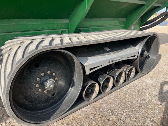 2022 Brent 2096 Grain Cart