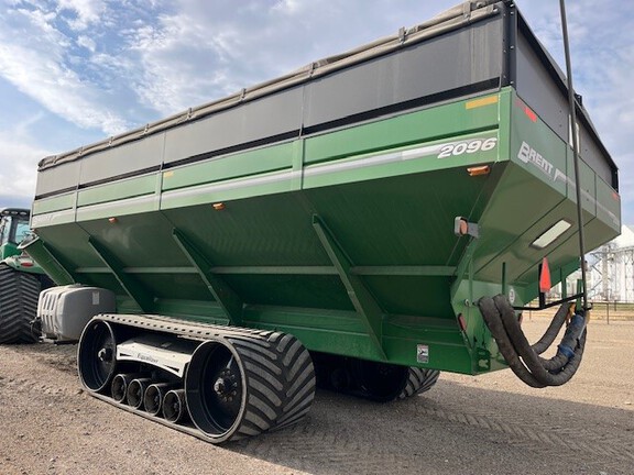 2022 Brent 2096 Grain Cart