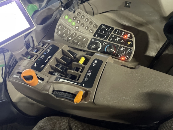 2010 John Deere 8320R Tractor