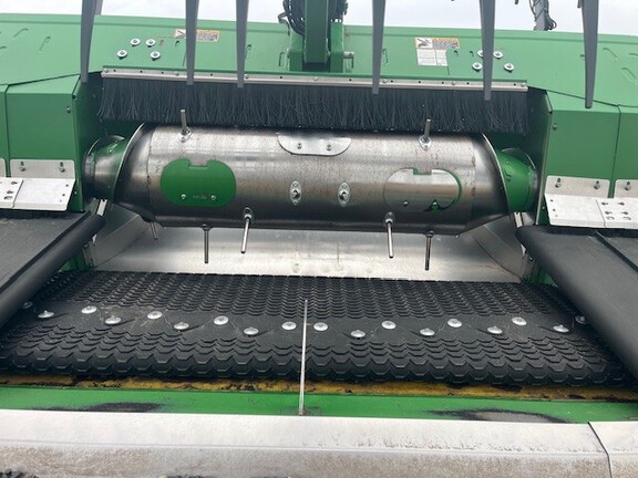 2018 John Deere 645FD Header Combine